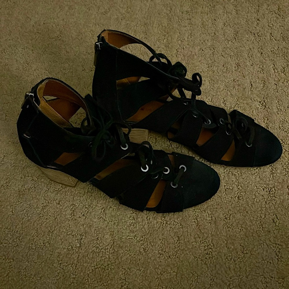 Lucky brand lace up sandals size 9.5